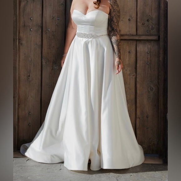 Dresses Davids Bridal Strapless Satin Wedding Dress With Slitdb